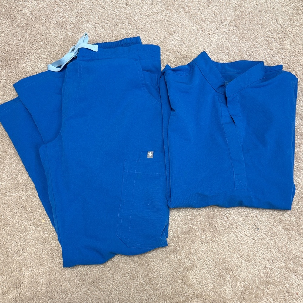 FIGS SCRUBS SET